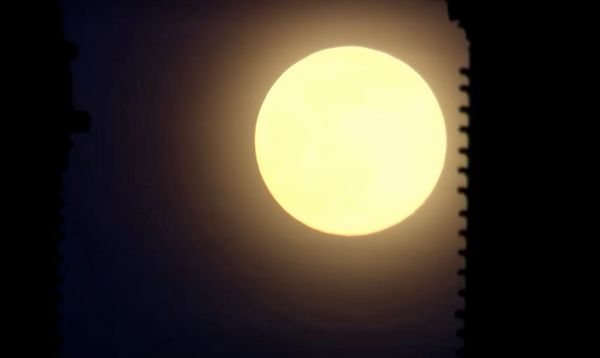 พักเครียดชม“ซูเปอร์มูน”พระจันทร์เต็มดวงสุกใสสวยงาม