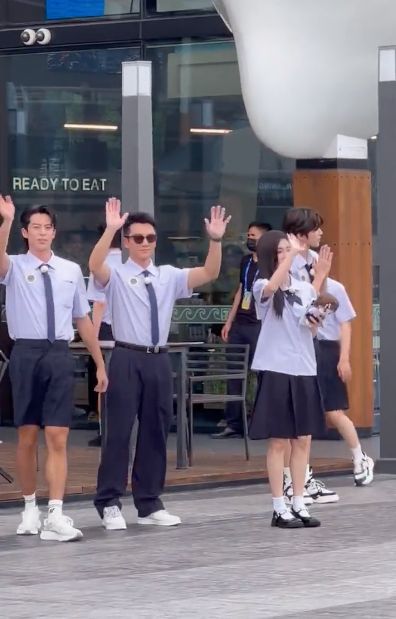 เกินต้าน!! 'ช่ายสวี่คุน - ไป๋ลู่ - ดีแลน หวัง’ สวมชุดนักเรียนไทยถ่ายทำ Keep Running ที่พัทยา