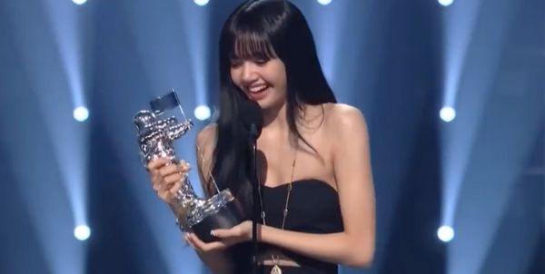  ‘ลิซ่า BLACKPINK’  สร้างประวัติศาสตร์! คว้ารางวัล VMAs สาขา ‘Best K-Pop’