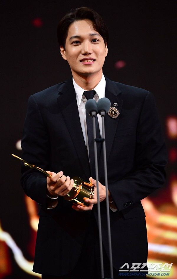 ซีรีส์คุณภาพ D.P., อีจองแจ, คิมโกอึน คว้ารางวัลใหญ่งาน Blue Dragon Series Awards ปีแรก