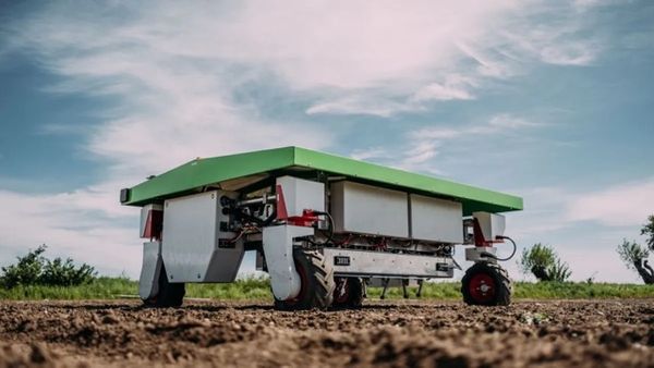 เกษตรกรต้องว้าว ! หุ่นยนต์ AI กำจัดวัชพืชสุดเจ๋งจากสวีเดน