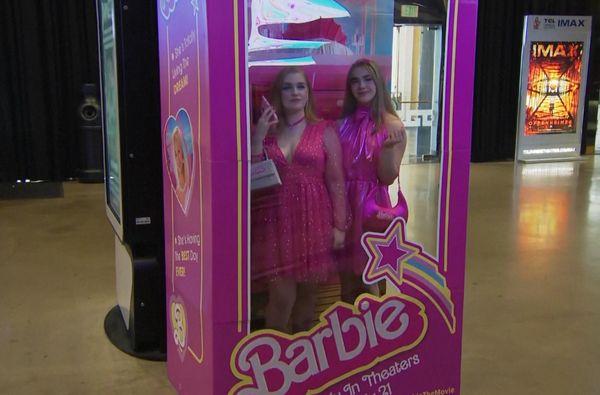 “Barbie” เปิดตัวสุดปัง 41 ล้านดอลลาร์ทั่วโลก ชนะ ‘Oppenheimer’