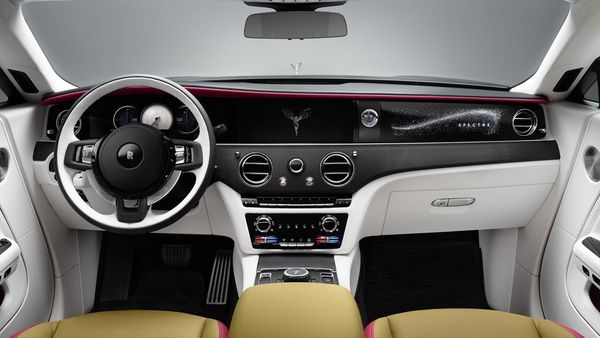 Rolls-Royce เปิดตัว Spectre รถยนต์ไฟฟ้าเต็มรูปแบบคันแรก