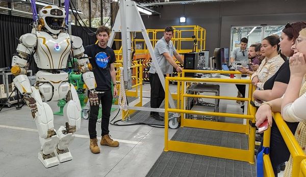 NASA เตรียมทดสอบหุ่นยนต์ Humanoid บนแท่นขุดเจาะ