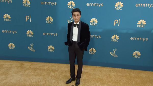 'อีจองแจ Squid Game' นักแสดงเกาหลีใต้คนแรกผงาดคว้ารางวัลหลัก Emmy Awards!! (มีคลิป)
