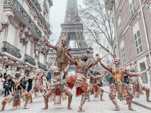 ต๊าซมาก! โขน ม.บูรพา โชว์ลีลาการแสดงสุดงดงาม กลางกรุงปารีส ฝรั่งเศส