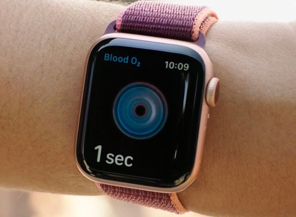 Apple Watch รุ่นใหม่ อาจมาพร้อมเซนเซอร์วัดระดับน้ำตาลในเลือด