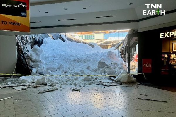 เปิดภาพหลังคา ห้างสหรัฐฯ ถล่ม หลังเจอพายุหิมะ ระลอกใหม่