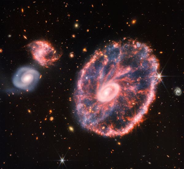 ภาพกาแล็กซีกงเกวียน ถูกถ่ายโดยกล้องโทรทรรศน์อวกาศเจมส์ เวบบ์