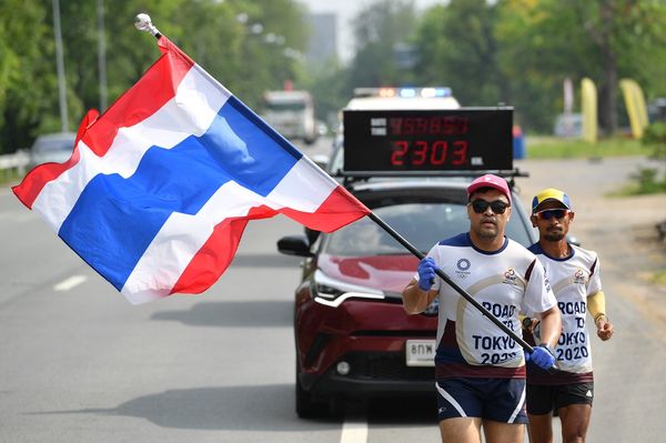 วิ่งส่งธงชาติไทยผ่านครึ่งทาง วิ่งไปแล้ว 30 วันใน 16 จังหวัด ระยะทางสะสม 2,315 กม.