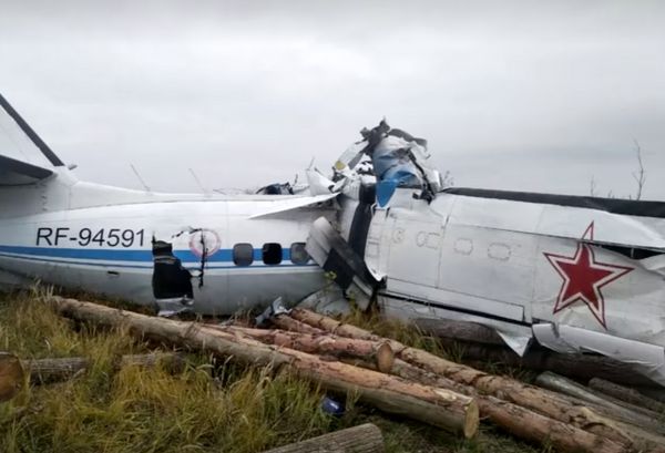 เครื่องบินตกในรัสเซียหักสองท่อน มีผู้เสียชีวิต 16 คน รอด 7 ราย