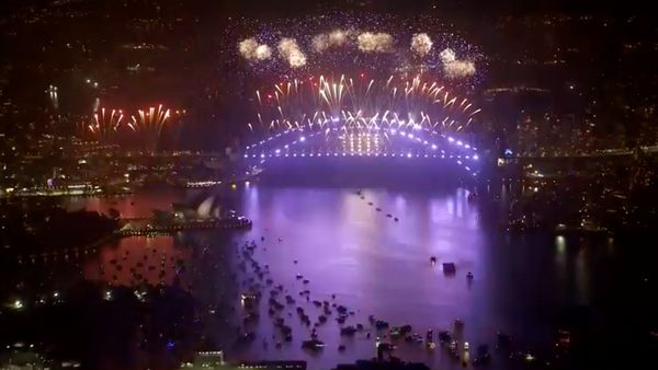 เปิดภาพ New year's eve 2022 ทั่วโลกเฉลิมฉลองเข้าสู่ปีใหม่ 