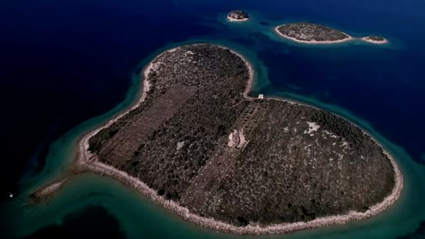 ของขวัญวันวาเลนไทน์! โครเอเชียเปิดขาย “เกาะรูปหัวใจ” เบาๆ 470 ล้าน