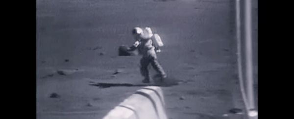 ทำไมนักบินอวกาศหกล้มบนดวงจันทร์ ?