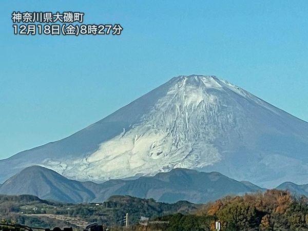 ชาวญี่ปุ่นหวั่นใจ ไม่มีหิมะบนยอดภูเขาไฟฟูจิ  อาจปะทุครั้งใหม่