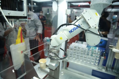 รู้จัก Epson Robotics หุ่นยนต์แขนกลยอดขายสูงสุดในโลก