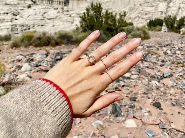 “Lily Collins” ถูกขโมยแหวนแต่งงานหลังเข้าสปาหรูในย่านเวสต์ฮอลลีวู้ด