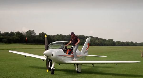 เปิดโฉมสาววัย 19 ปีนักบินเดี่ยวอายุน้อยสุด ใกล้เสร็จภารกิจบินรอบโลก