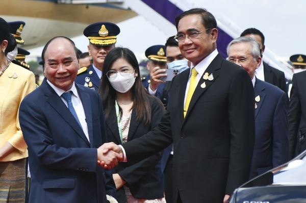 APEC 2022 ประมวลภาพ นายกรัฐมนตรีต้อนรับประธานาธิบดีเวียดนามและภริยา 