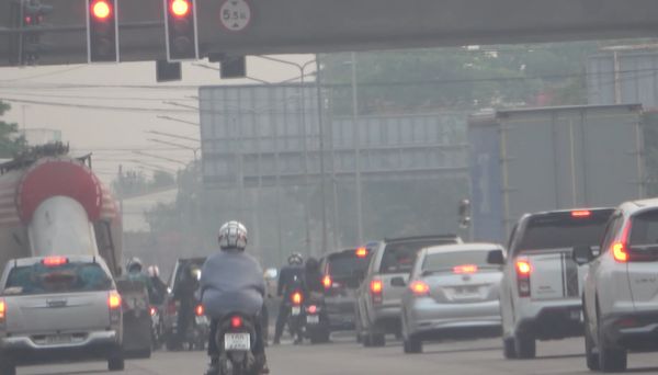 ลำปางเจอฝุ่น PM 2.5 จากไฟป่าค่าเกินมาตรฐานคลุมเมืองขาวโพลน