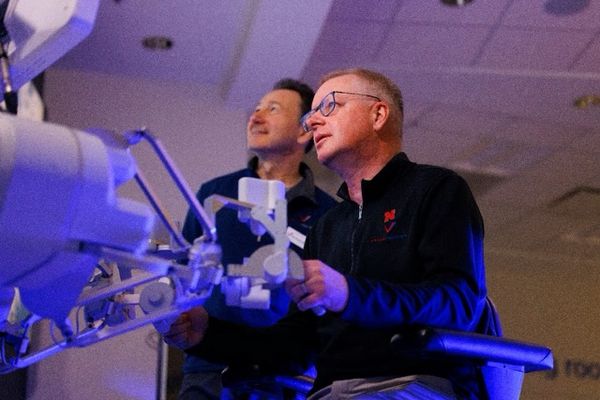 หมอบนโลกทดสอบควบคุมหุ่นยนต์ผ่าตัดทางไกลในอวกาศได้สำเร็จ 