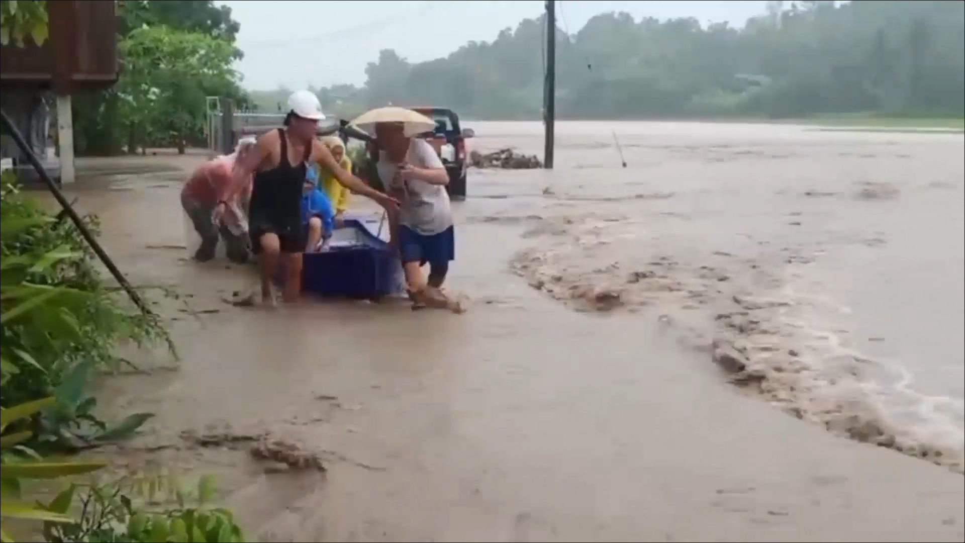 สรุปความเสียหาย พายุหมาอ๊อน กระทบ 56 หมู่บ้าน 5 อำเภอ 2,000 หลังคาเรือน สรุปความเสียหาย พายุหมาอ๊อน กระทบ 56 หมู่บ้าน 5 อำเภอ 2,000 หลังคาเรือน