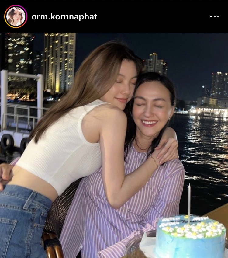 ลูกไม้หล่นไม่ไกลต้นจริงๆ ก้อย นฤมล อวดความสวย ออม กรณ์นภัส ในลุคชุดไทย