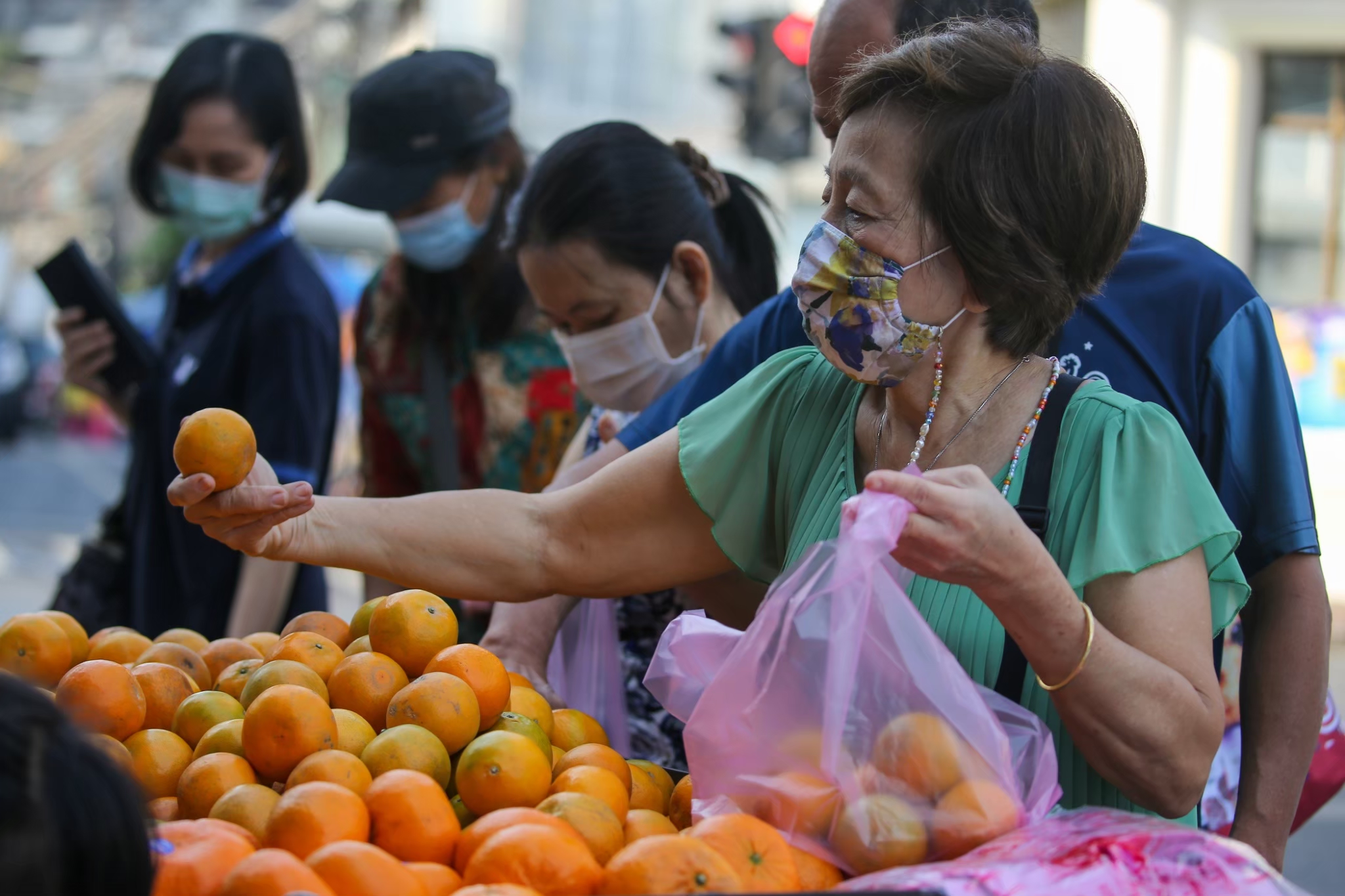 ตรุษจีน 2566 รวม 10 ไอเดียมอบของขวัญ เสริมมงคล รับปีใหม่จีน 