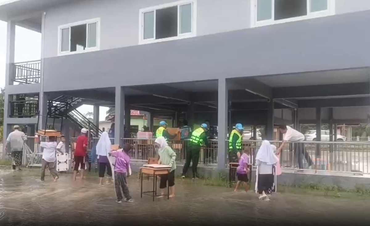 นครศรีฯ พื้นที่รับน้ำยังอ่วม - สุราษฎร์ฯ อ.พุนพิน ยังท่วมสูง 