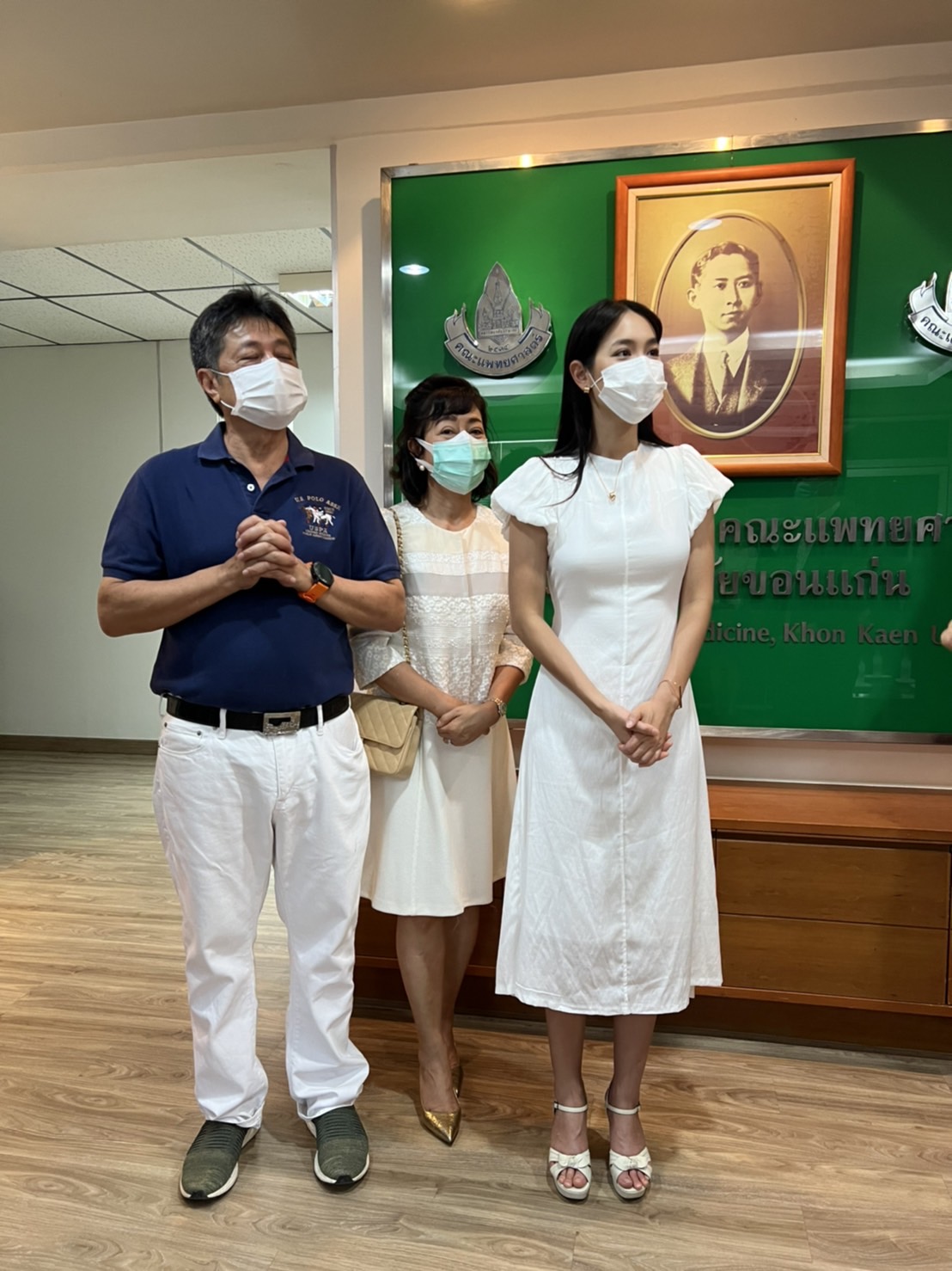 “มิน พีชญา” บริจาคเงิน 1 ล้าน สร้างโรงพยาบาลที่บ้านเกิด “มิน พีชญา” บริจาคเงิน 1 ล้าน สร้างโรงพยาบาลที่บ้านเกิด
