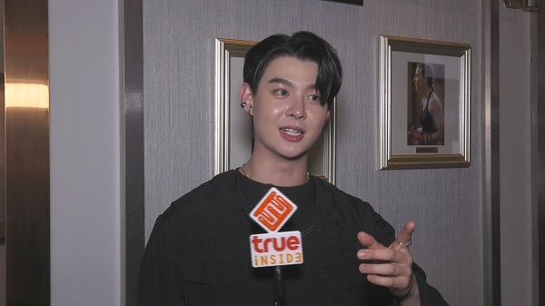 รักครั้งแรกของ เซ้นต์ ศุภพงษ์ กับส้มตำสื่อรัก   (มีคลิป)
