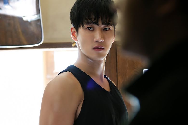 หุ่นแซ่บเว่อร์!! 'อันโบฮยอน' หวานใจ 'จีซู' นำโผพระเอก 'หน้า Kitty บอดี้ Marvel' หุ่นแซ่บเว่อร์!! 'อันโบฮยอน' หวานใจ 'จีซู' นำโผพระเอก 'หน้า Kitty บอดี้ Marvel'