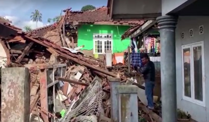 เปิดภาพความเสียหาย แผ่นดินไหวอินโดนีเซีย ล่าสุดยอดเสียชีวิตพุ่งกว่า160ราย