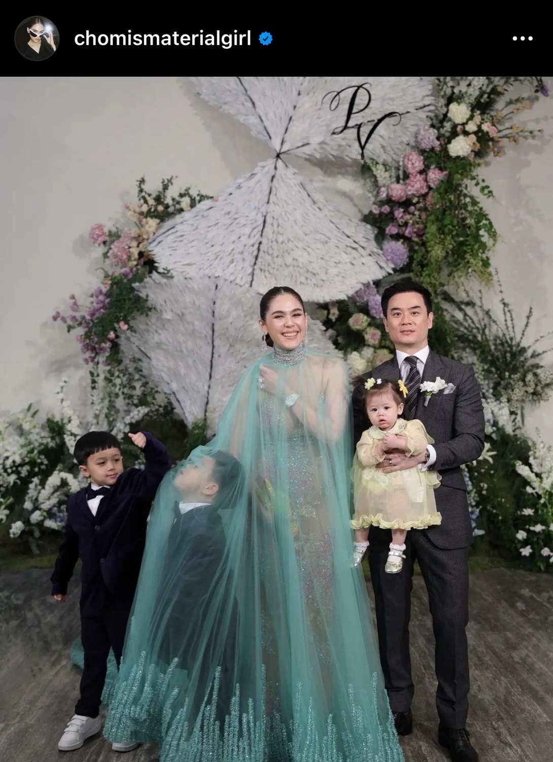ทายาทหมื่นล้าน น้องพายุ ลูกชายพ่อน็อต-แม่ชม หอบฟางทำงานอย่างเซียน! ทายาทหมื่นล้าน น้องพายุ ลูกชายพ่อน็อต-แม่ชม หอบฟางทำงานอย่างเซียน!