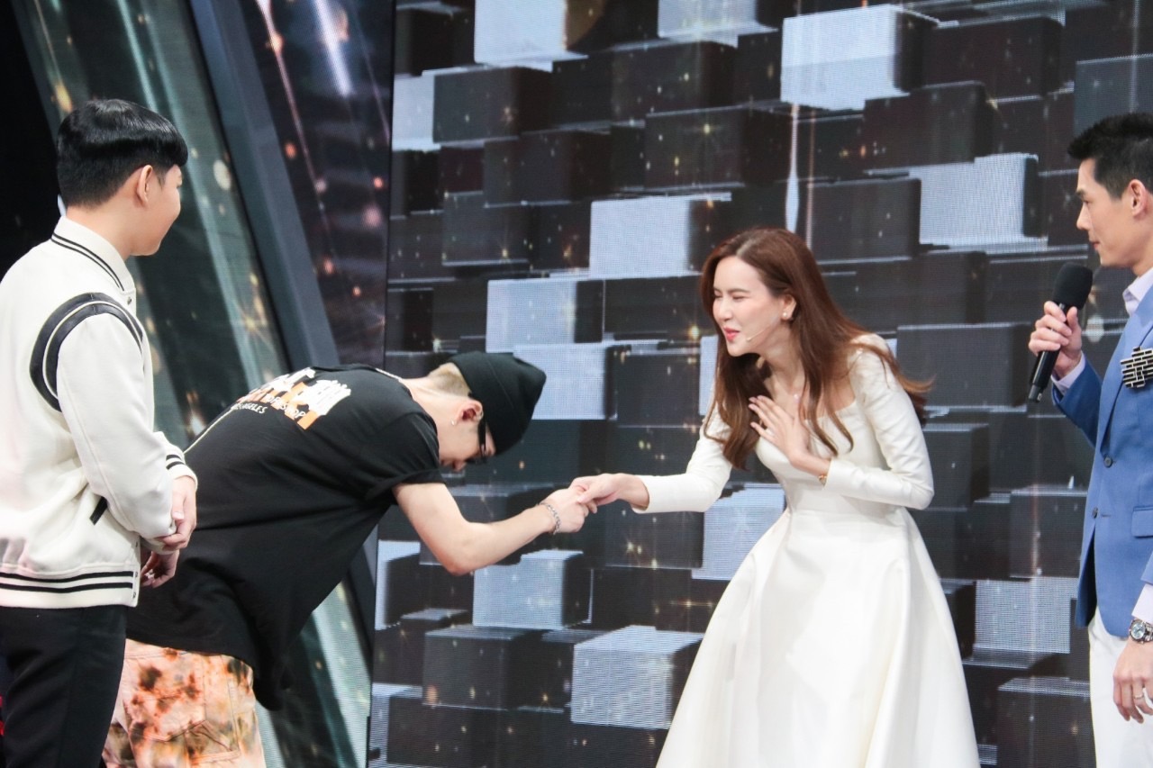 เปิดโมเมนต์ แจ็คสัน หวัง บุกเซอร์ไพรส์ มิลลิ และ ทำ เต้ย พงศกร น้ำตาแตก!! เปิดโมเมนต์ แจ็คสัน หวัง บุกเซอร์ไพรส์ มิลลิ และ ทำ เต้ย พงศกร น้ำตาแตก!!