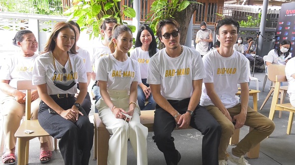 TrueID นำทีมบวงสรวงภาพยนตร์ “5 แม่บ้านถล่มมาเฟีย”   (มีคลิป)