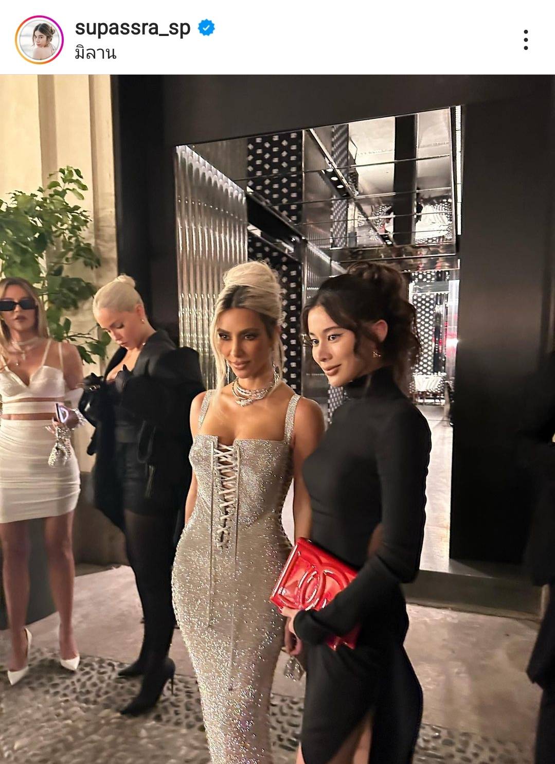 เก้า สุภัสสรา กระทบไหล่ คิม คาร์เดเชียน หลังบินลัดฟ้าไปร่วมชมแฟชั่นโชว์แบรนด์ดัง Dolce & Gabbana