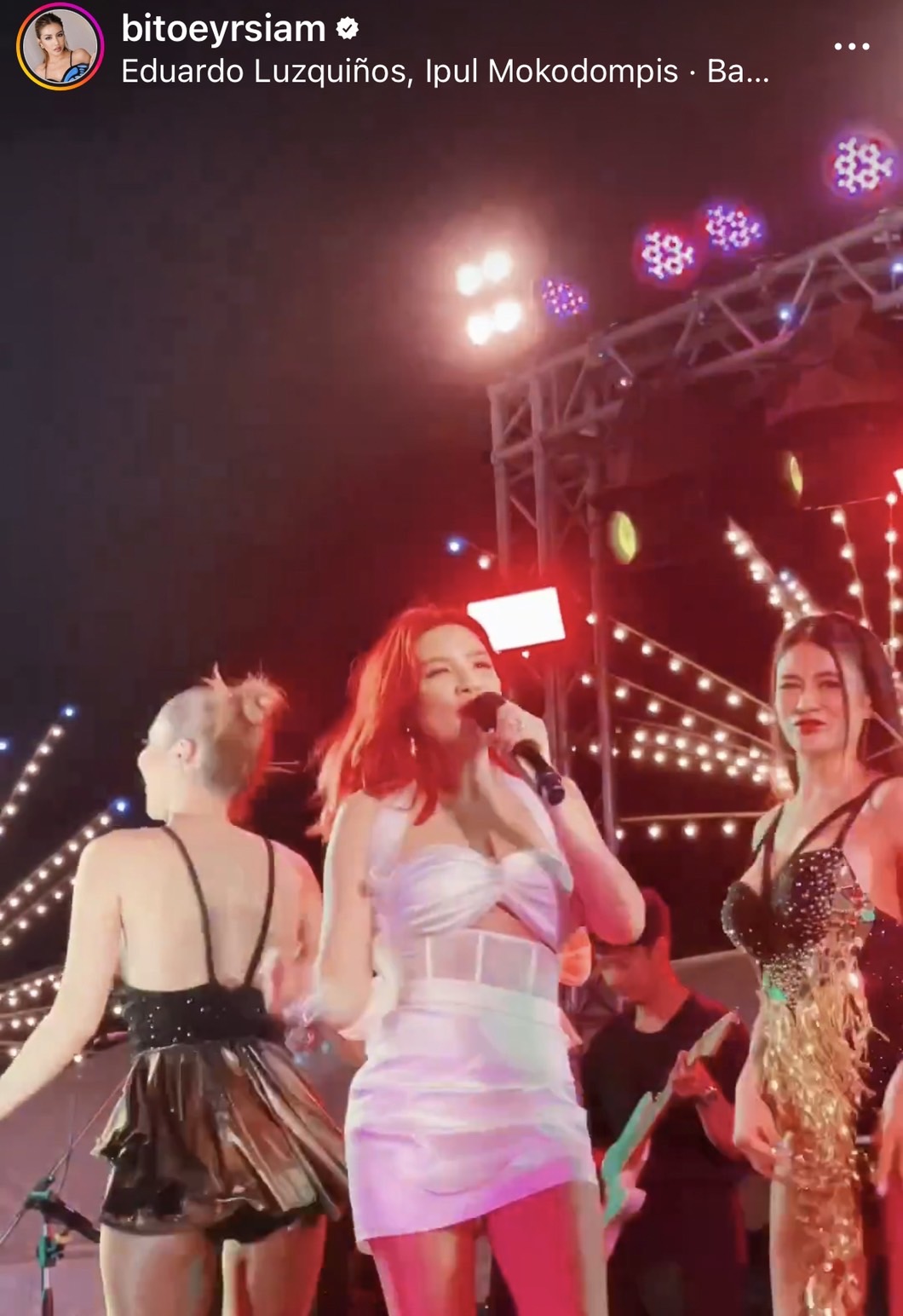 ใบเตย ยิ้มออก คัมแบ็คเวทีคอนเสิร์ต กับลุคสาวผมแดงสุดแซ่บ 