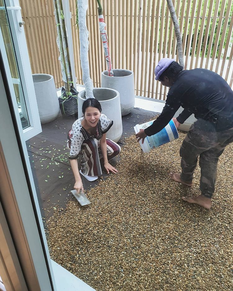 'โบวี่' ร่ำไห้ ต้องขายบ้านหรู42ล้าน หลังแม่ไม่ย้ายมาอยู่ด้วย