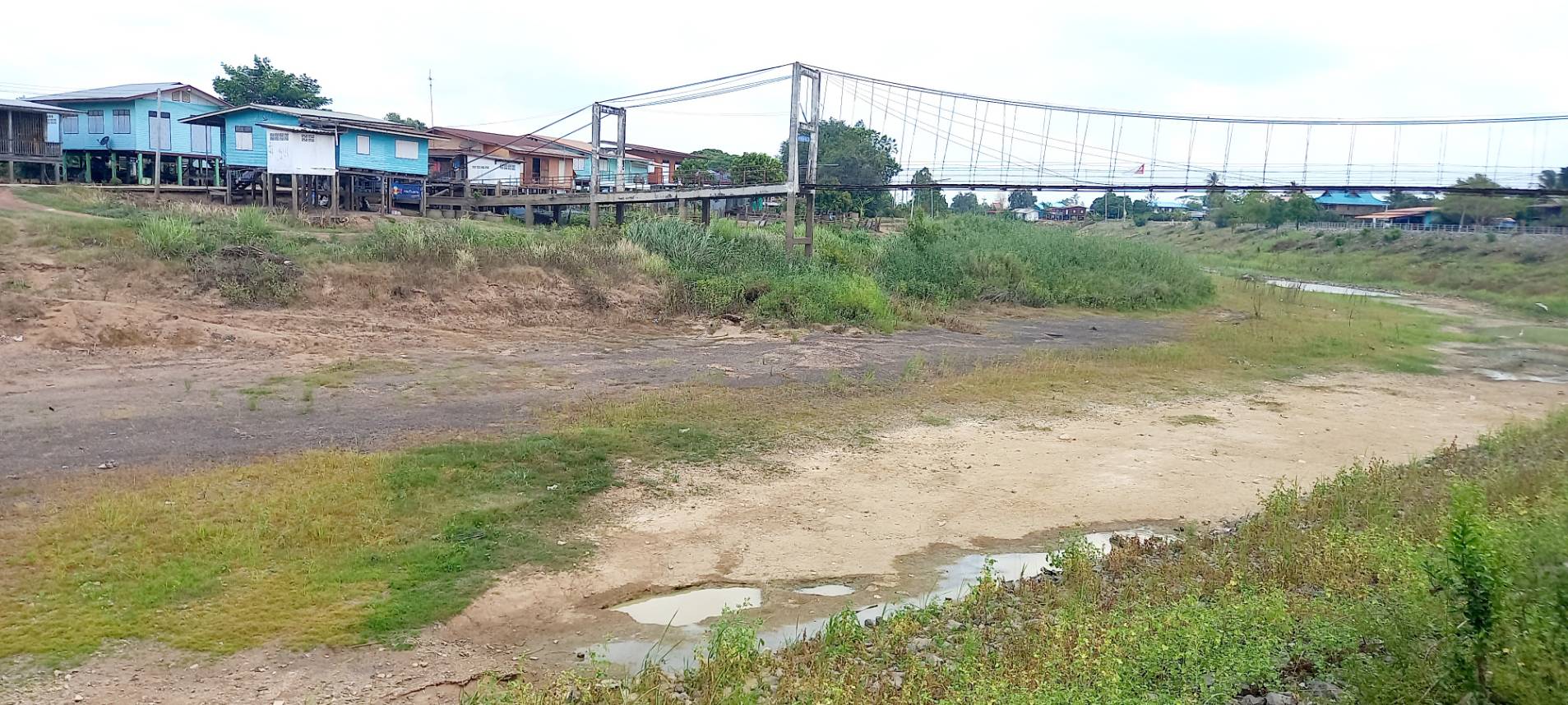 ภัยแล้งพิจิตรส่อรุนแรง แม่น้ำยมแห้งกว่า 126 กิโลเมตร ภัยแล้งพิจิตรส่อรุนแรง แม่น้ำยมแห้งกว่า 126 กิโลเมตร