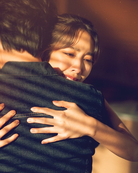มิน พีชญา ร้องไห้หนัก 7 ชั่วโมงติด อินจัดเอ็มวี “แผลสด” เหมือนชีวิตจริง มิน พีชญา ร้องไห้หนัก 7 ชั่วโมงติด อินจัดเอ็มวี “แผลสด” เหมือนชีวิตจริง