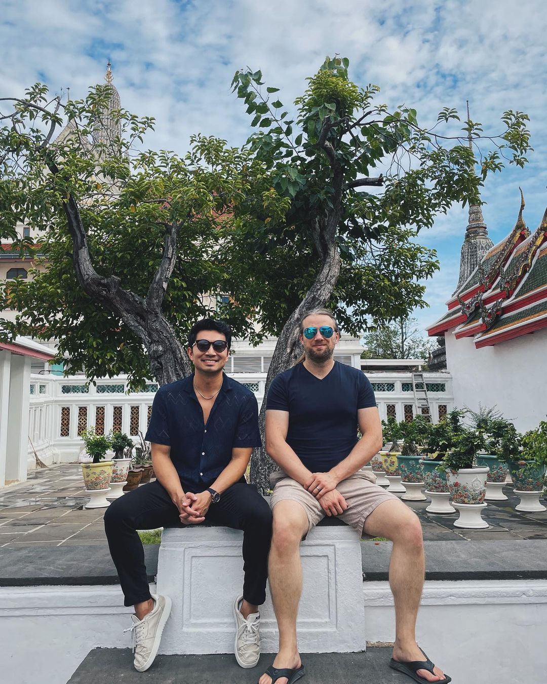 'ซีมู หลิว' เที่ยวไทย!! พระเอก Shang-Chi & Barbie เยือนวัดอรุณ-ถนนข้าวสาร 'ซีมู หลิว' เที่ยวไทย!! พระเอก Shang-Chi & Barbie เยือนวัดอรุณ-ถนนข้าวสาร