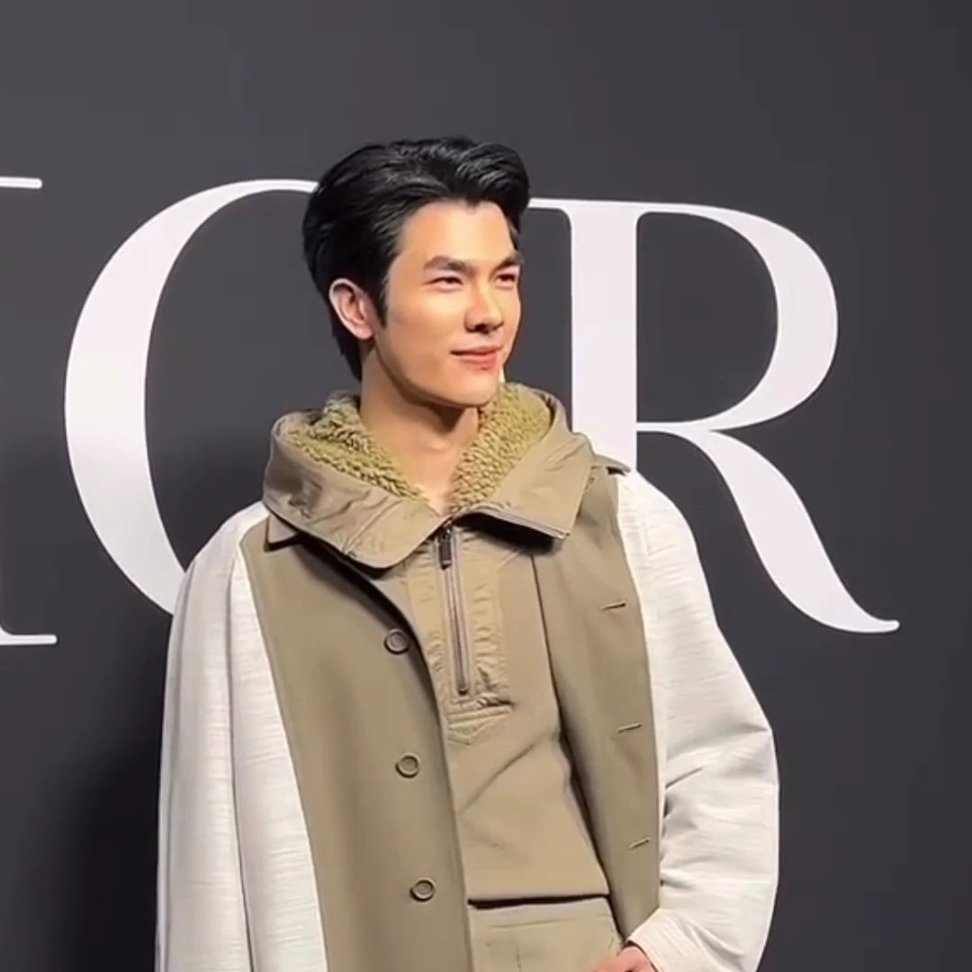 มาย ภาคภูมิ-เจมส์จิ-จีมิน-เจโฮป!! ร่วมชมแฟชั่นโชว์แบรนด์ Dior ที่ปารีสแฟชั่นวีค มาย ภาคภูมิ-เจมส์จิ-จีมิน-เจโฮป!! ร่วมชมแฟชั่นโชว์แบรนด์ Dior ที่ปารีสแฟชั่นวีค