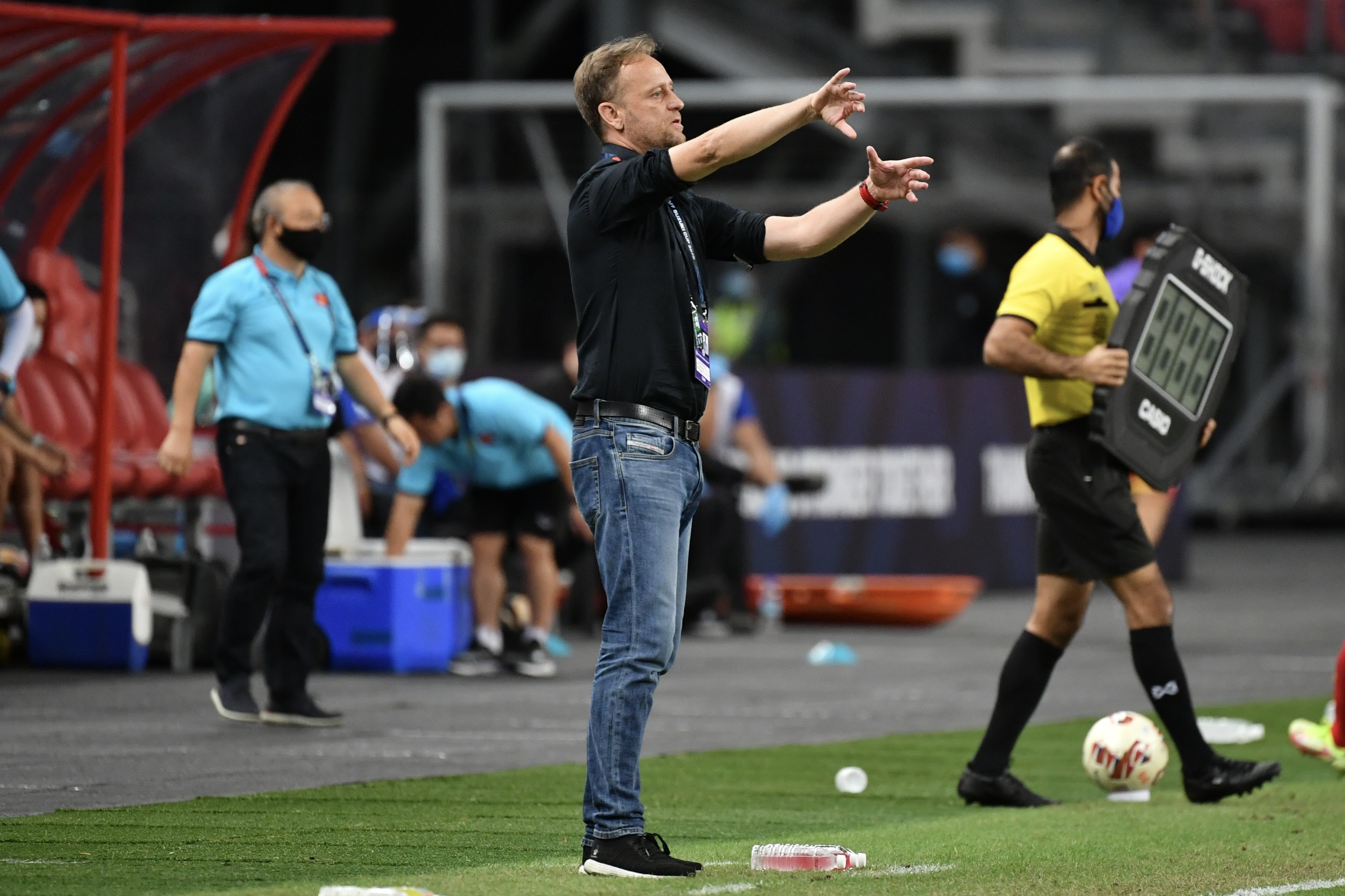'มาโน่-ชนาธิป' เปิดใจหลังไทยชนะเวียดนาม 2-0 ในซูซูกิรอบรองฯนัดแรก 'มาโน่-ชนาธิป' เปิดใจหลังไทยชนะเวียดนาม 2-0 ในซูซูกิรอบรองฯนัดแรก