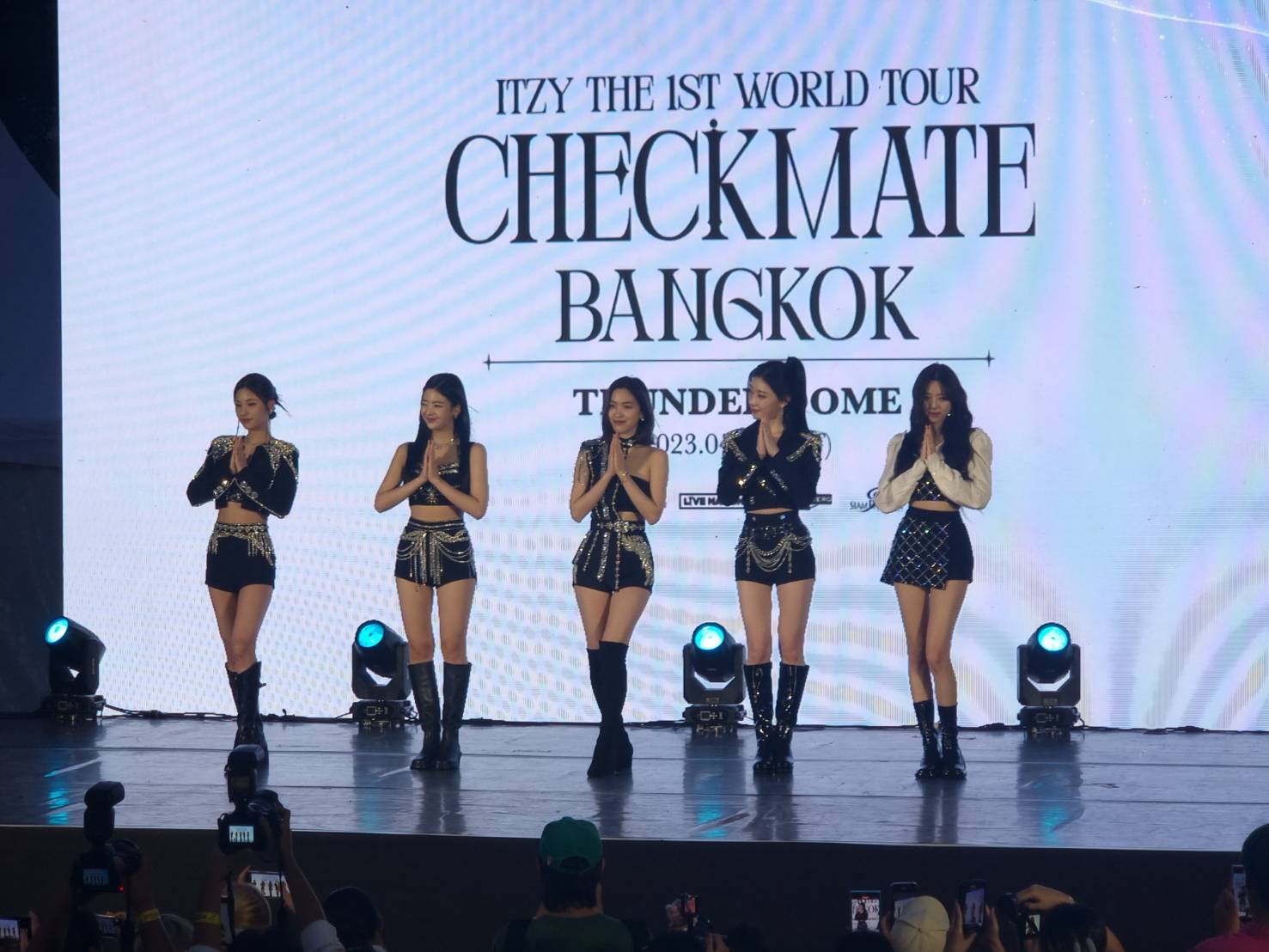 5 สาว ITZY แถลงจัดคอนเสิร์ตใหญ่ในไทย ITZY THE 1ST WORLD TOUR ‘CHECKMATE’ 5 สาว ITZY แถลงจัดคอนเสิร์ตใหญ่ในไทย ITZY THE 1ST WORLD TOUR ‘CHECKMATE’