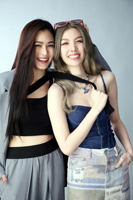 ปล่อยภาพฟิตติ้ง “เพียงเธอ Only you” เอาใจแฟนคลับ “หลิงหลิง-ออม” ปล่อยภาพฟิตติ้ง “เพียงเธอ Only you” เอาใจแฟนคลับ “หลิงหลิง-ออม”
