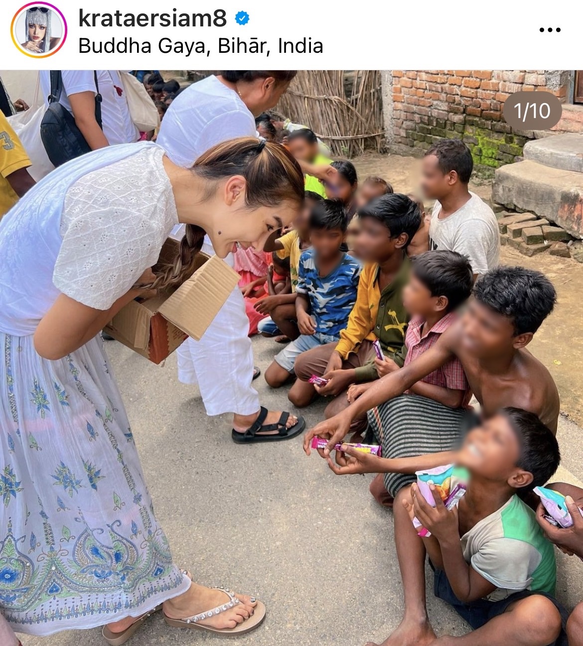 กระแต แจกเงินให้กับผู้ยากไร้ 1 แสน พร้อมแชร์ประสบการณ์ฏิบัติธรรมที่อินเดีย