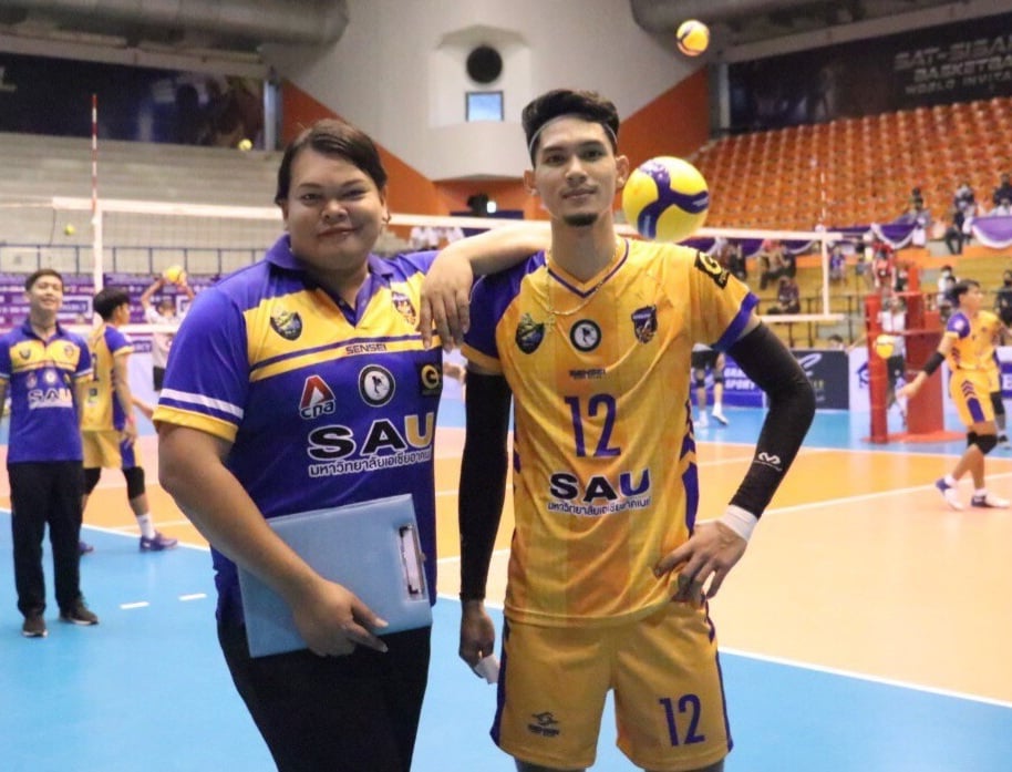 'โค้ชเอ็มม่า' ย้อนความหลังตั้งแต่พบและสร้าง 'บาร์เลน ธนทัต' บีหลังที่กำลังสุดปังตอนนี้ 'โค้ชเอ็มม่า' ย้อนความหลังตั้งแต่พบและสร้าง 'บาร์เลน ธนทัต' บีหลังที่กำลังสุดปังตอนนี้