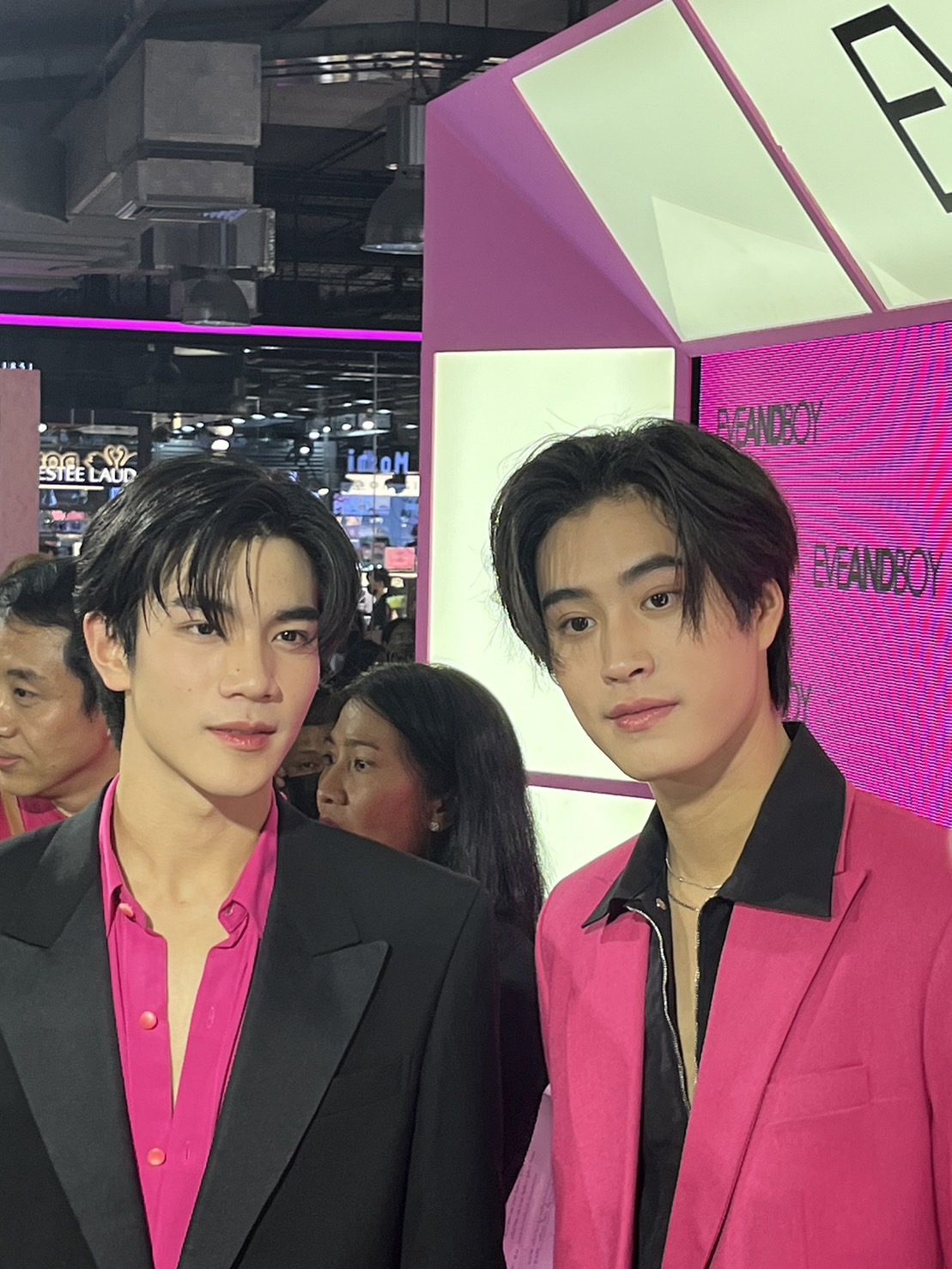 “เจมีไนน์-โฟร์ท” แอปปี้คอนเสิร์ตผ่านไปได้ด้วยดี รับเกิดอุบัติเหตุขณะขึ้นโชว์นิดหน่อย