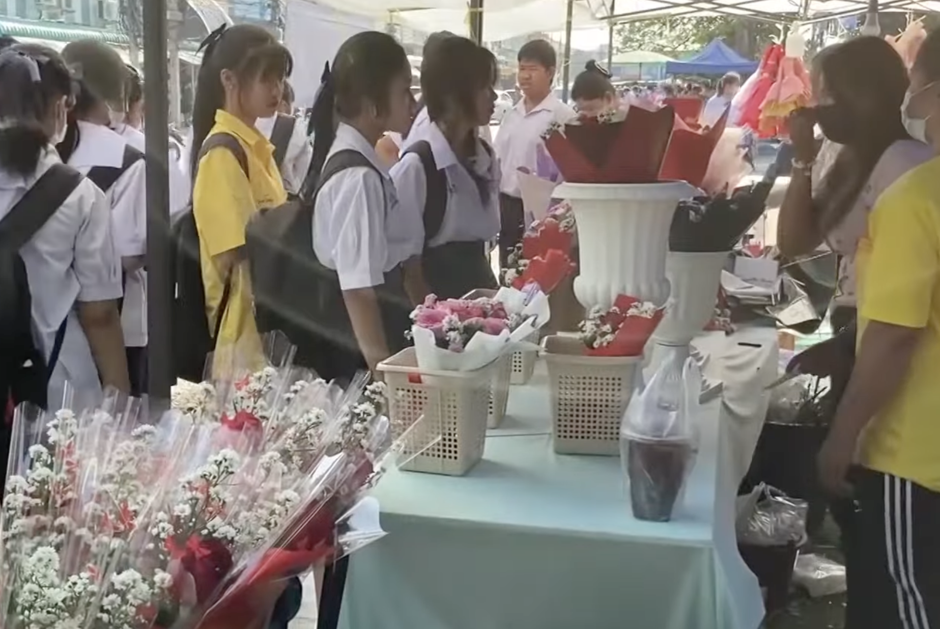 มาแรง ช่อดอกไม้เงินสด ของขวัญวาเลนไทน์
